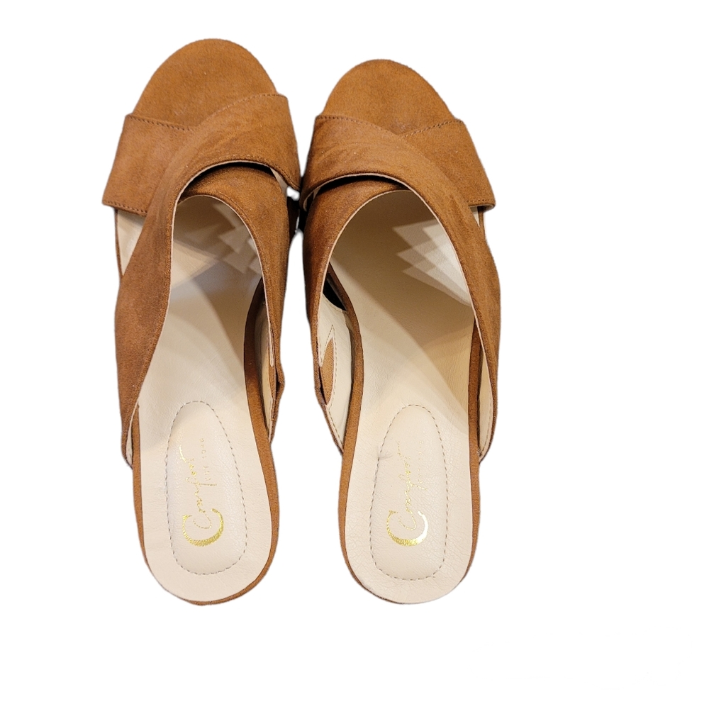 Comfort EST cognac brown wedge sandals.